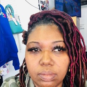 Meet your Posher, Tina